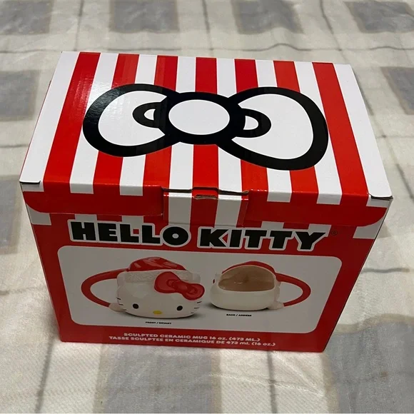 Hello Kitty sculpted ceramic mug - Picture 3 of 5